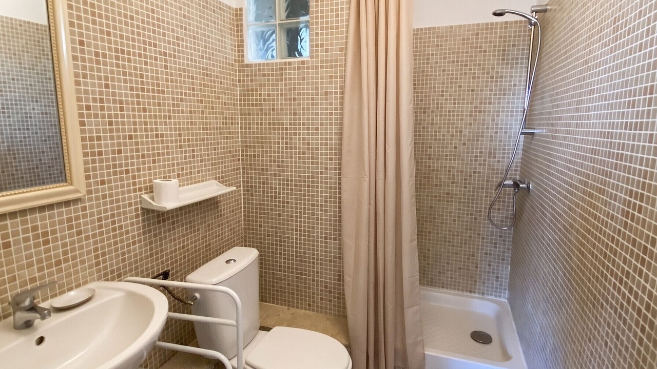Photo of Bathroom in Montfrin