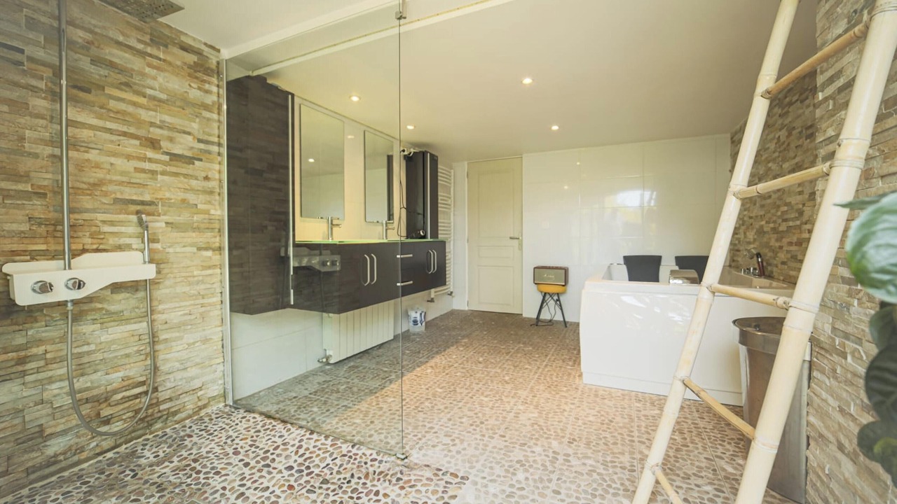 Photo of Bathroom in Aubagne