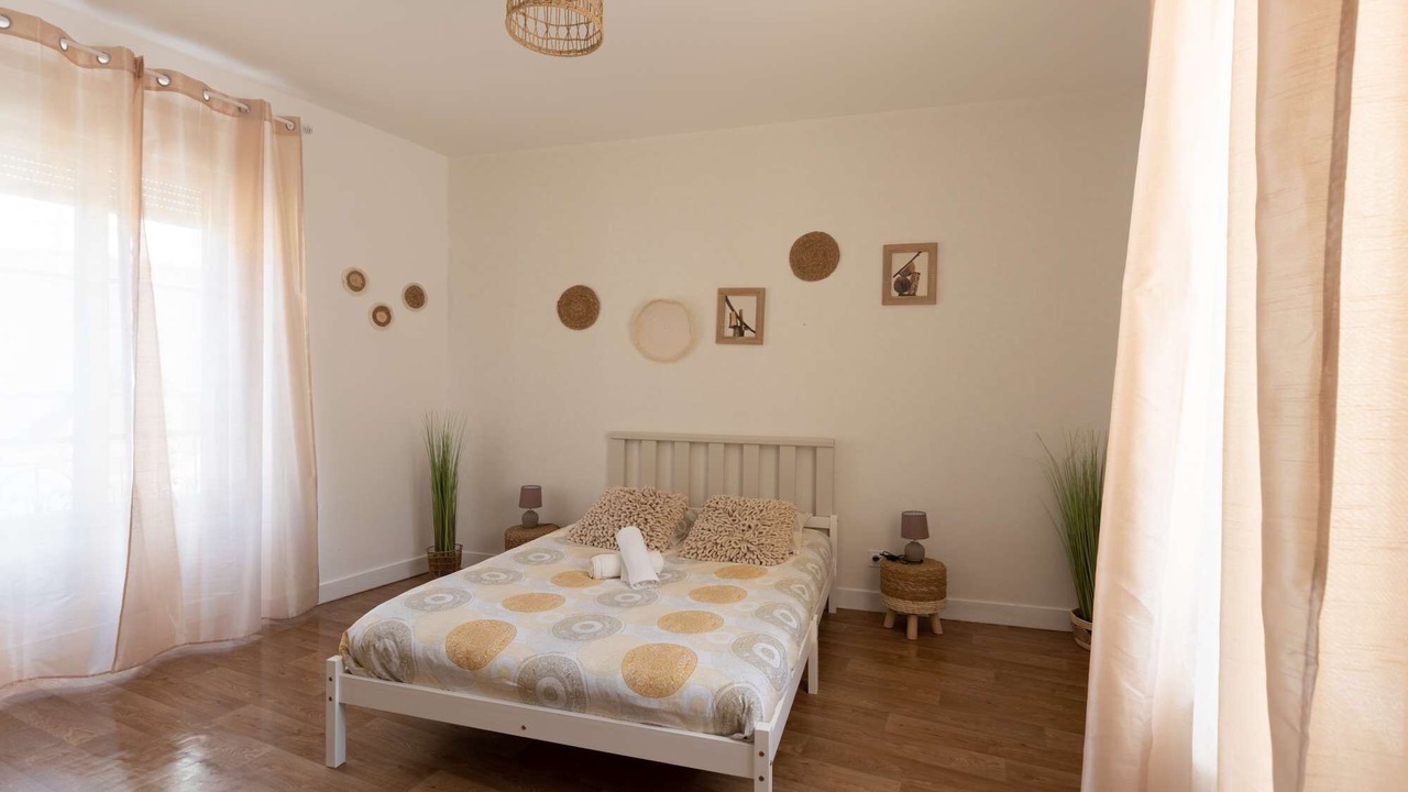 Photo of Bedroom in Republique