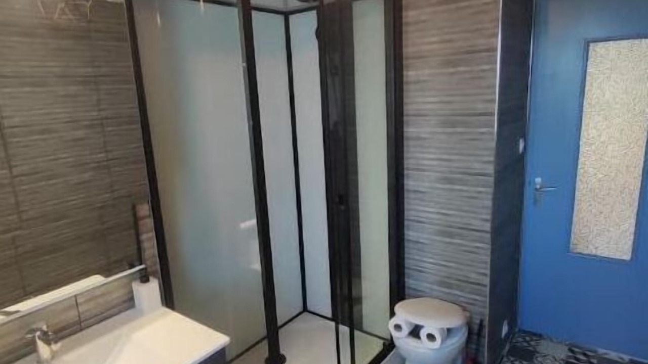Photo of Bathroom in Perthes