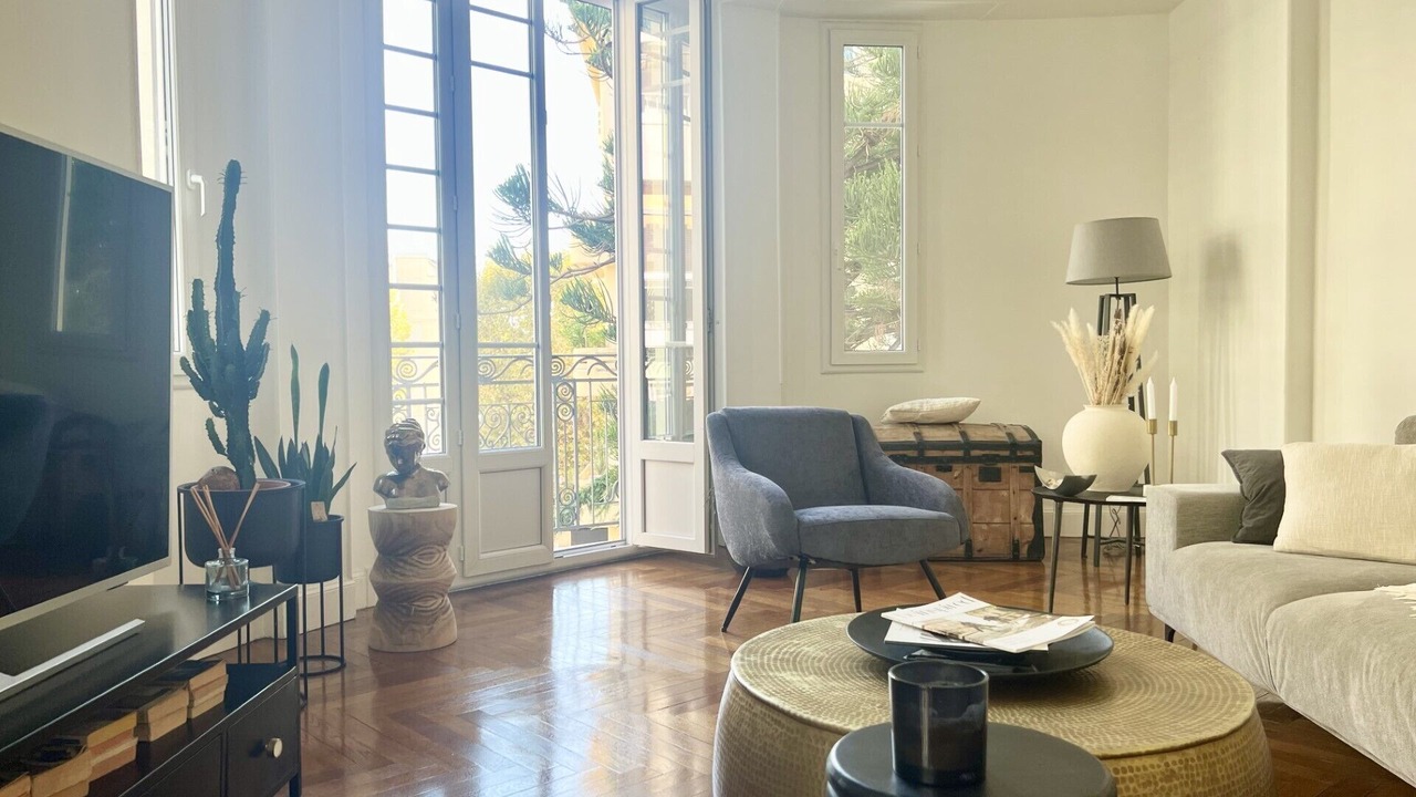 Photo of Livingroom in Musicians Quarter