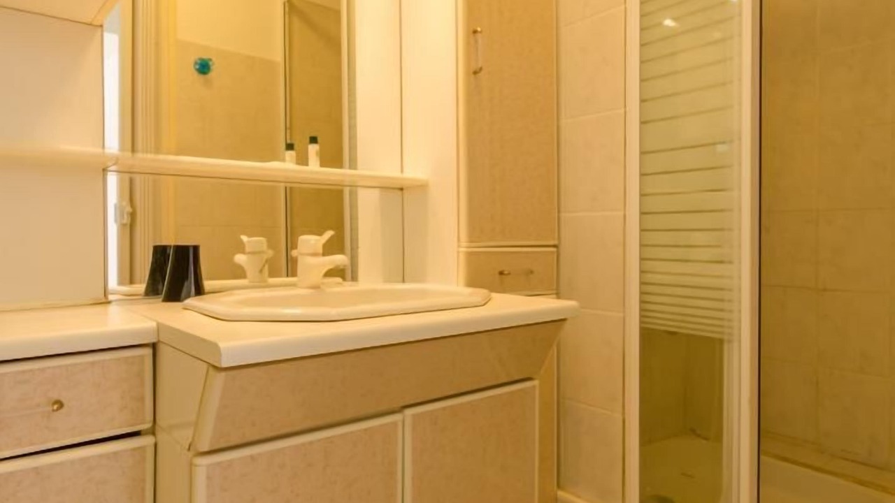 Photo of Bathroom in Romilly-sur-Seine