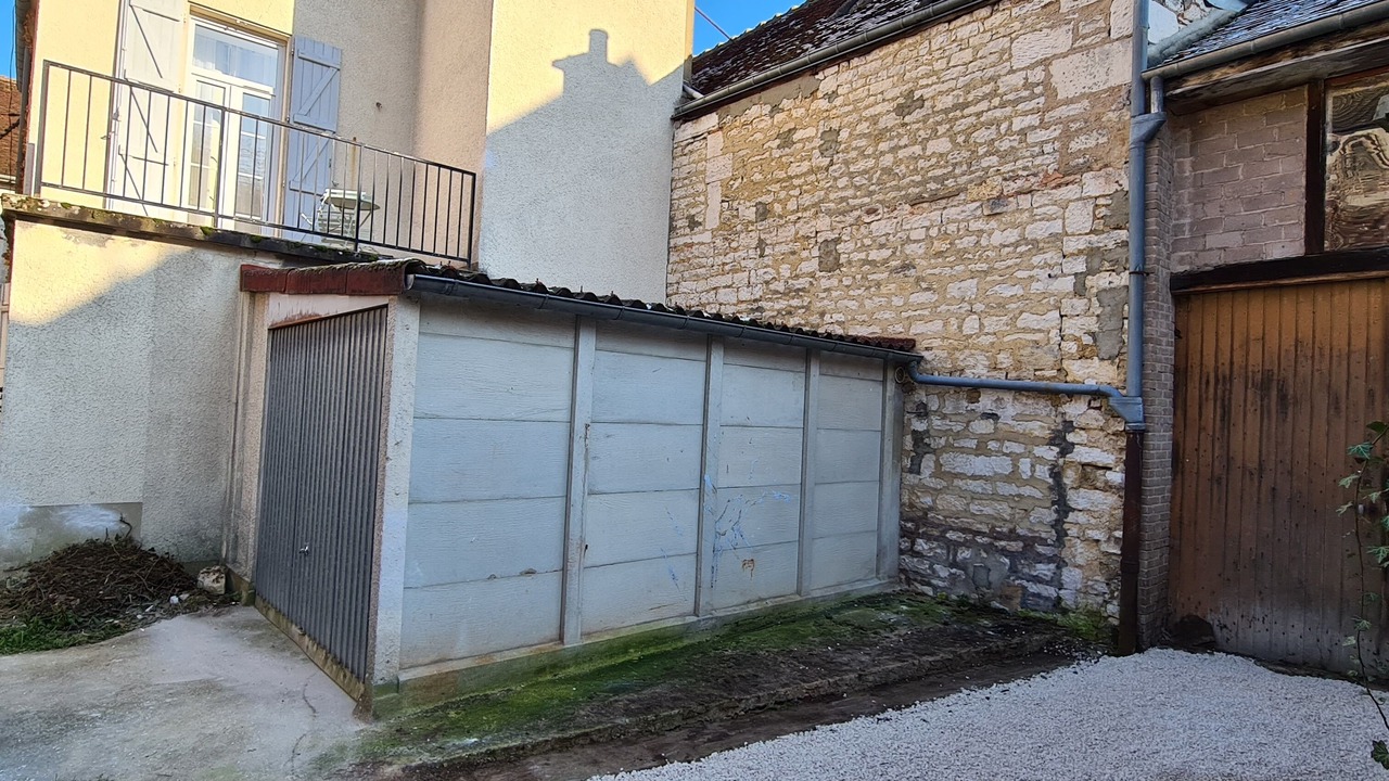 Photo of Outdoor in Tonnerre