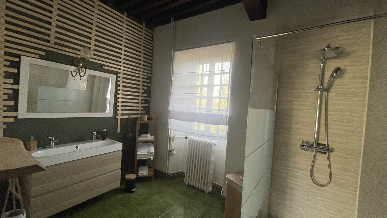Photo of Bathroom in Livron