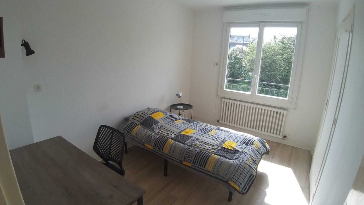 Photo of Bedroom in Saint-Brieuc