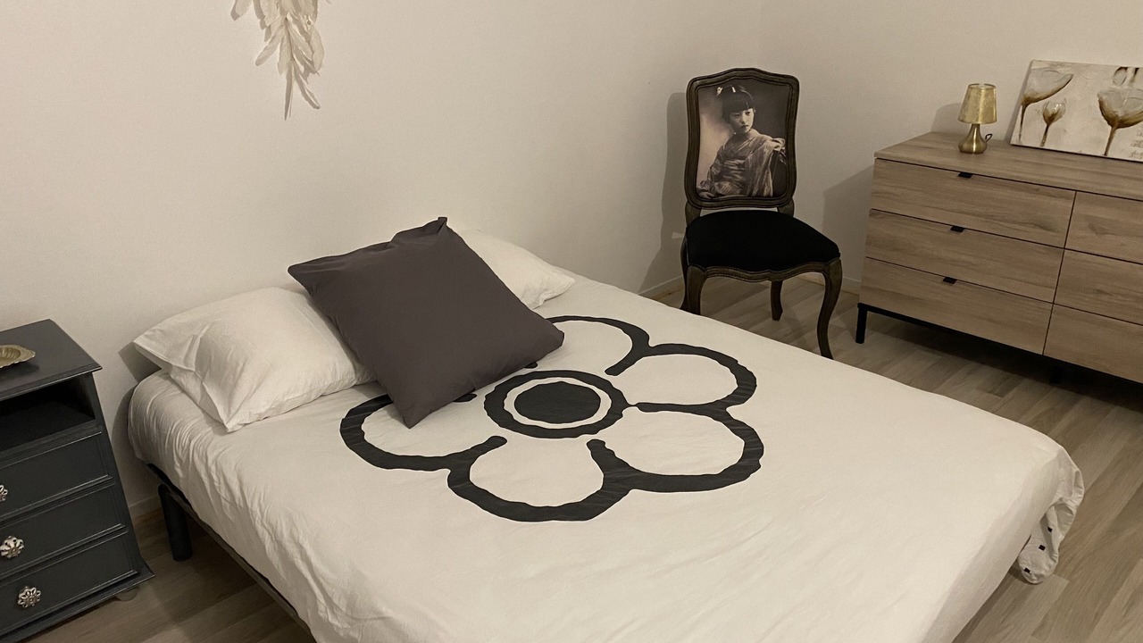 Photo of Bedroom in Troyes