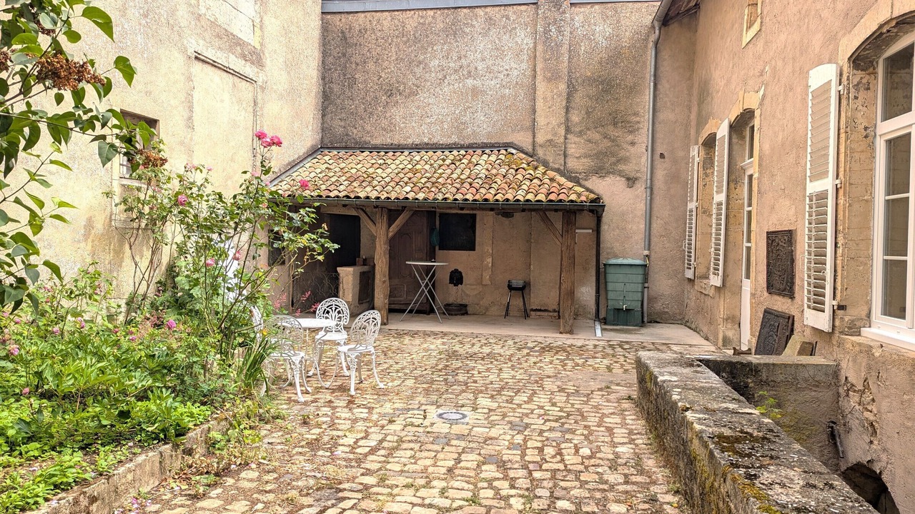 Photo of Outdoor in Euvezin