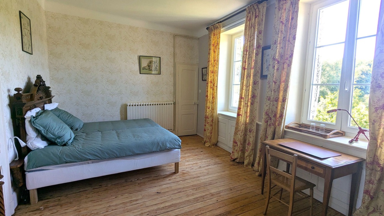 Photo of Bedroom in Euvezin