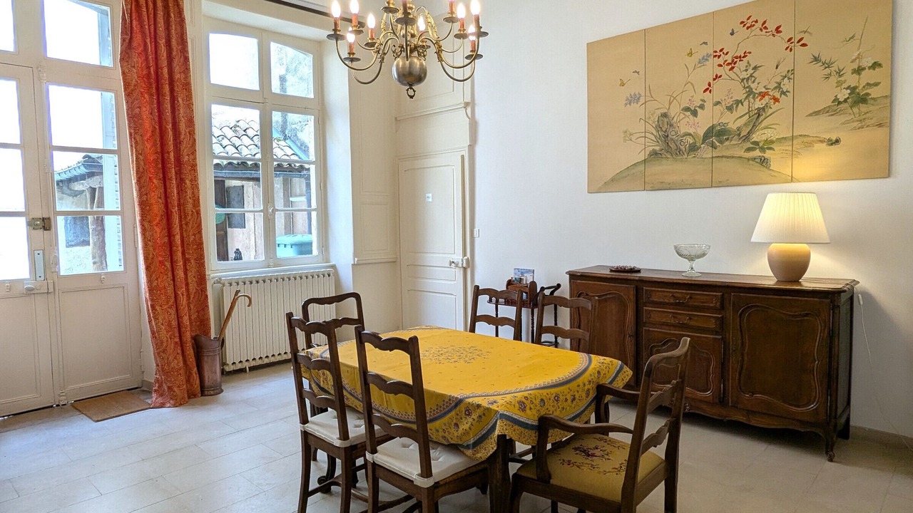 Photo of Others in Euvezin