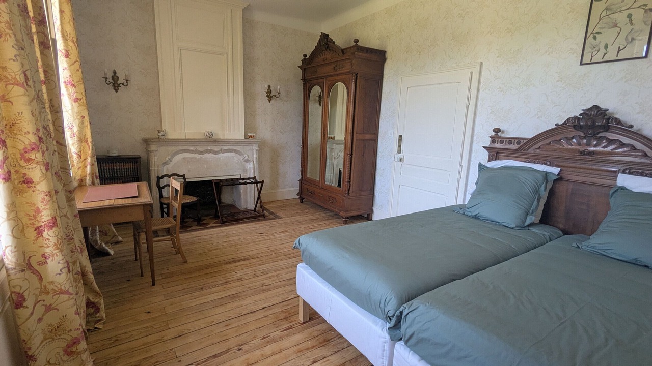 Photo of Bedroom in Euvezin