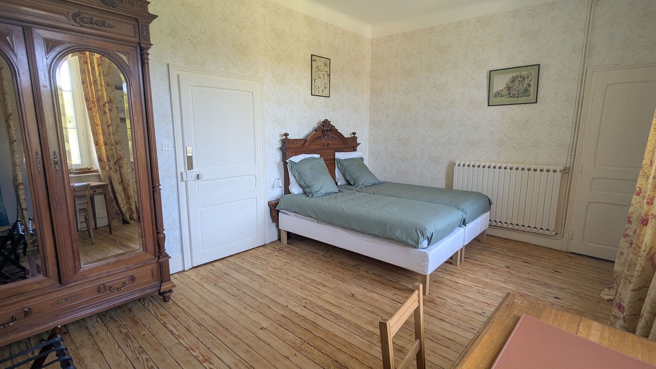 Photo of Bedroom in Euvezin