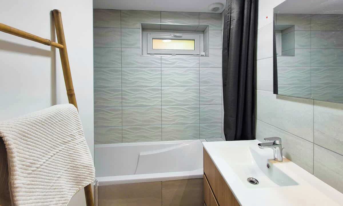 Photo of Bathroom in Embrun