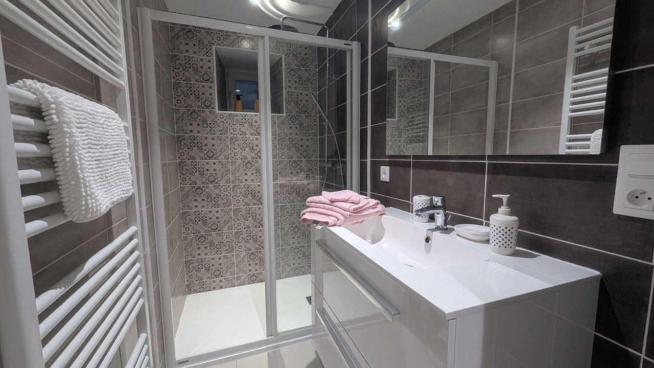 Photo of Bathroom in Orges