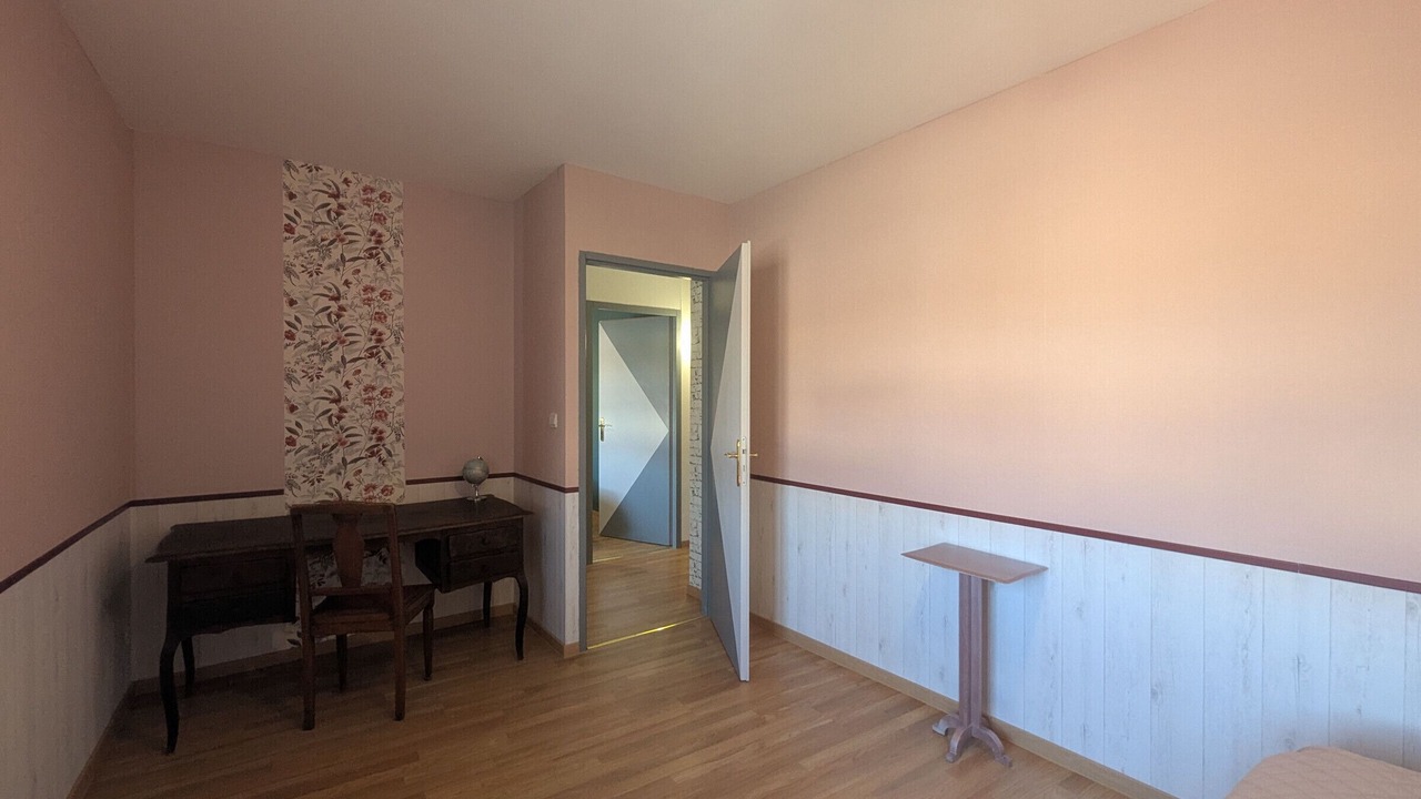 Photo of Bedroom in Orges