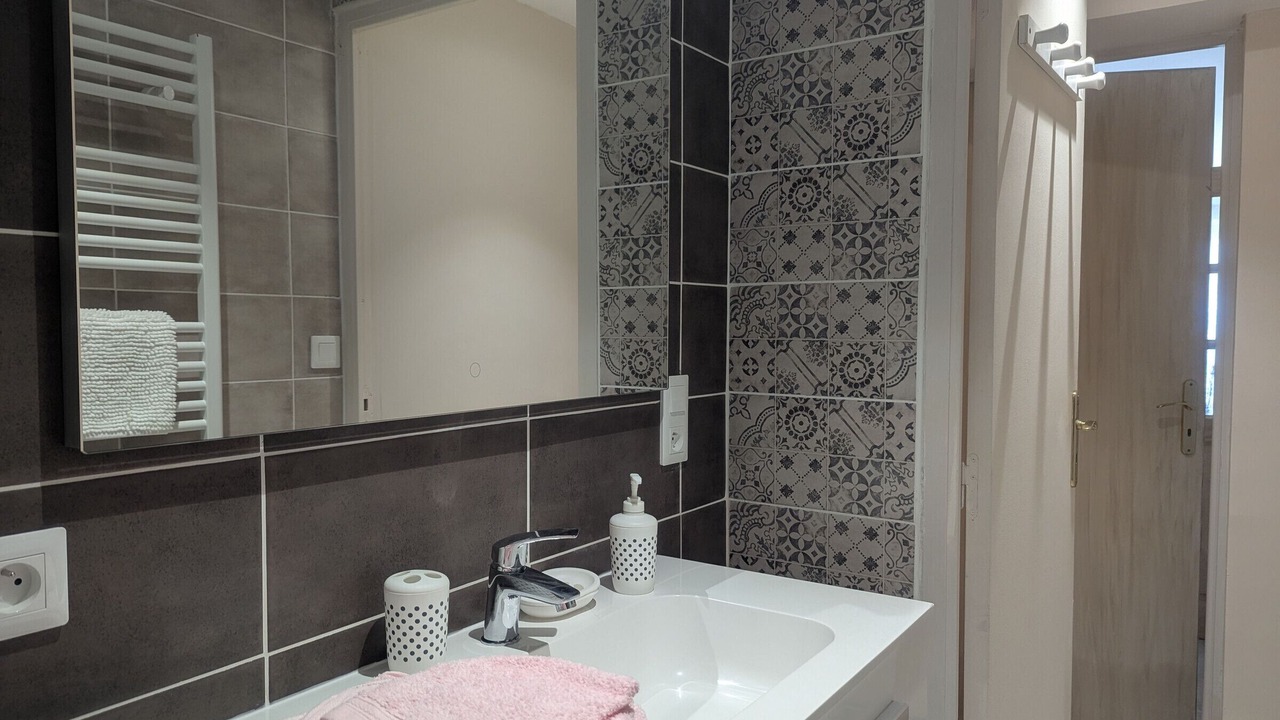 Photo of Bathroom in Orges