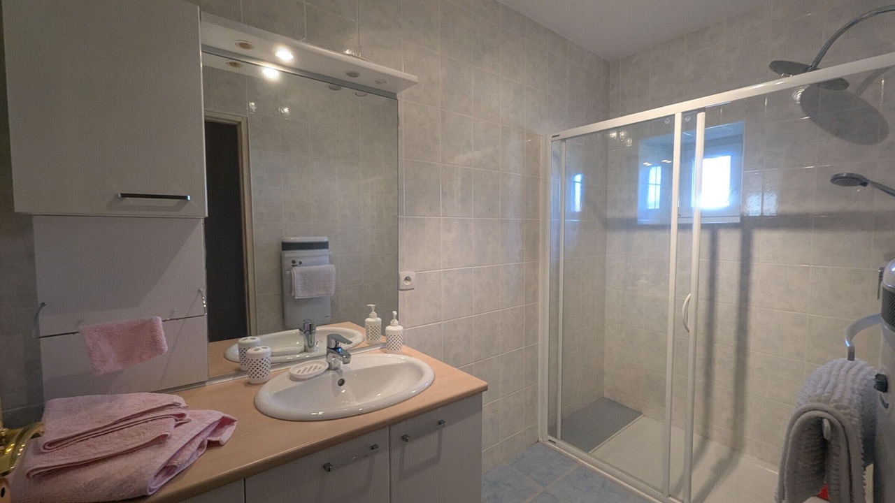 Photo of Bathroom in Orges