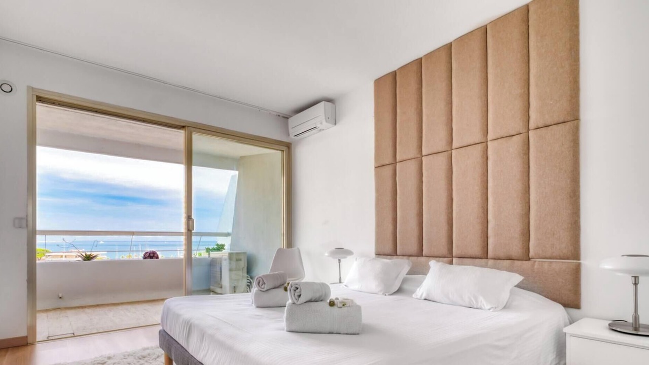 Photo of Bedroom in Villeneuve Loubet Beach