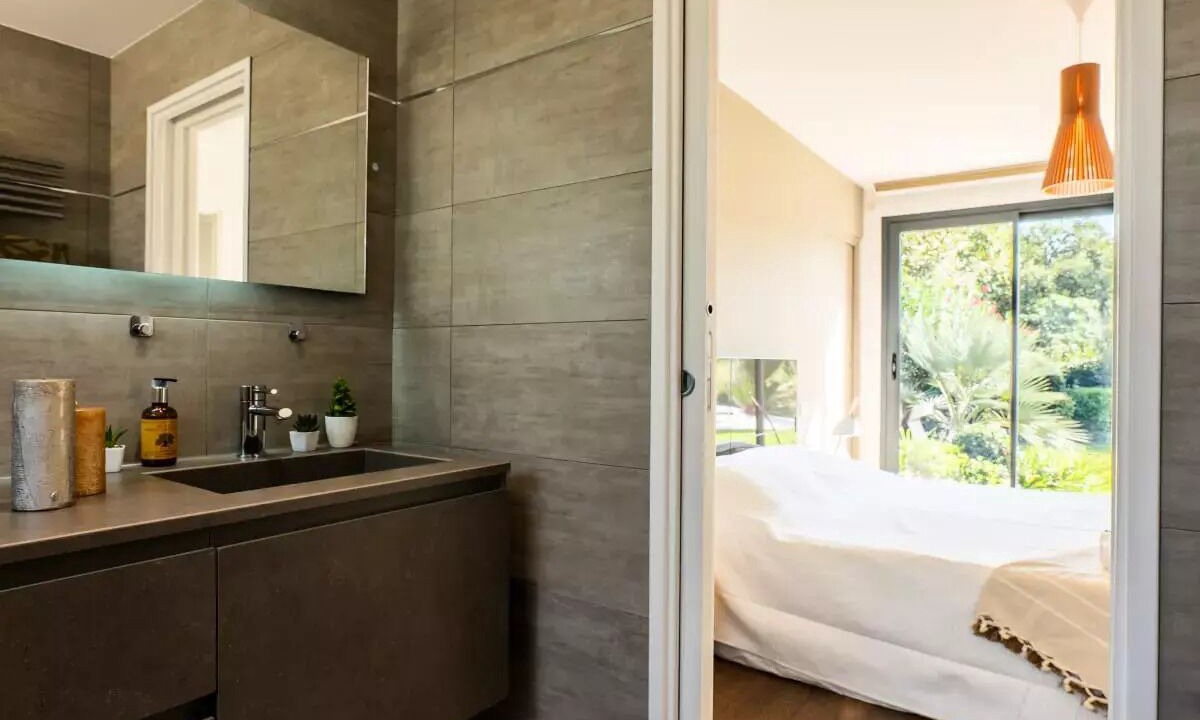 Photo of Bedroom in Biot