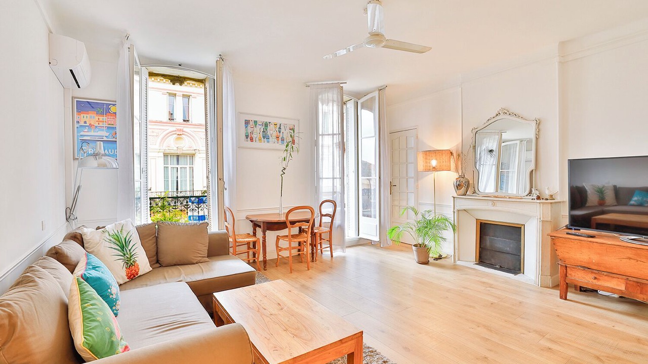 Photo of Livingroom in Hyeres City Centre