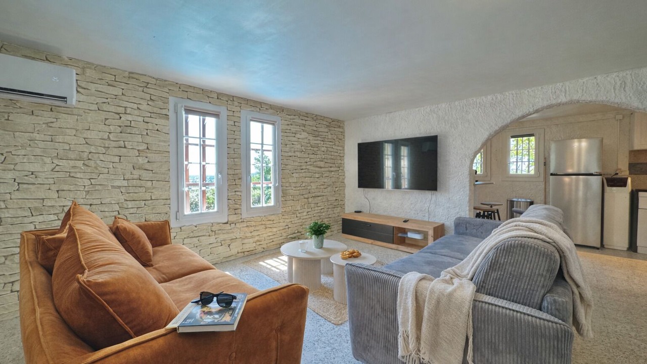 Photo of Livingroom in Bezouce