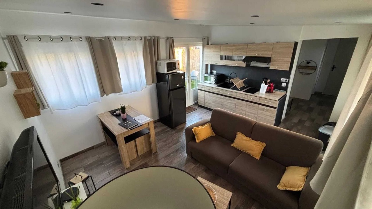 Photo of Livingroom in Saint-Andre-les-Vergers