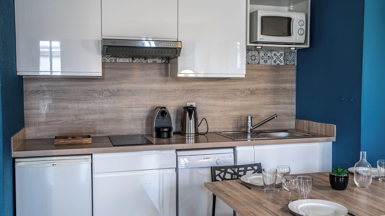 Photo of Kitchen in Saint Nicolas - Charles III - Ville vieille - Trois Maisons - Leopold