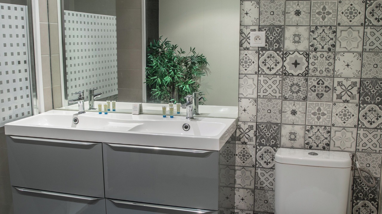 Photo of Bathroom in Saint Nicolas - Charles III - Ville vieille - Trois Maisons - Leopold