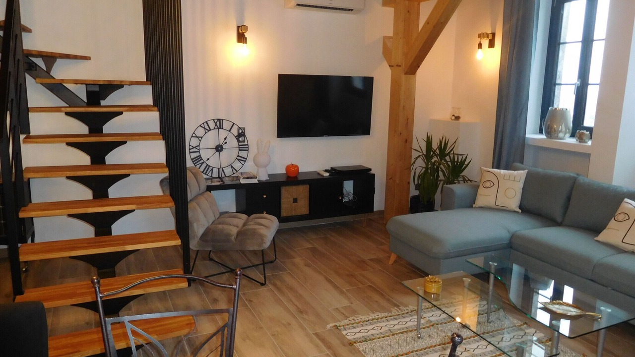 Photo of Livingroom in Colombey-les-deux-Eglises