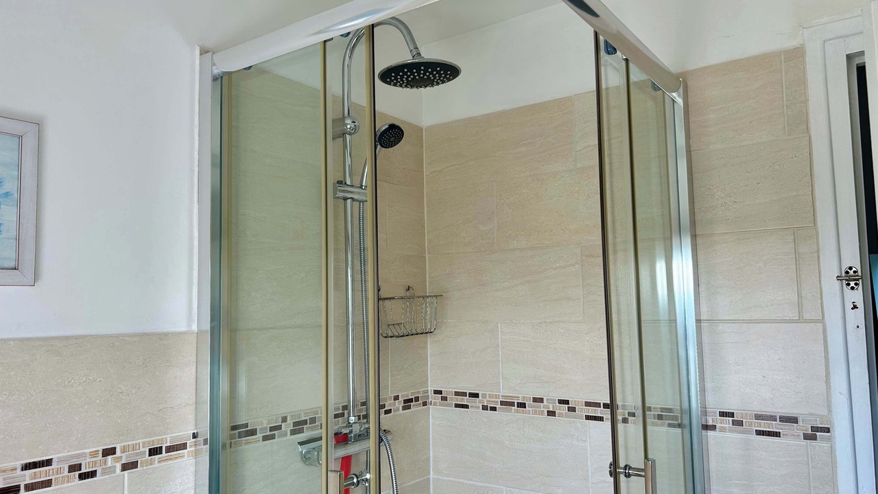 Photo of Bathroom in Tredrez-Locquemeau