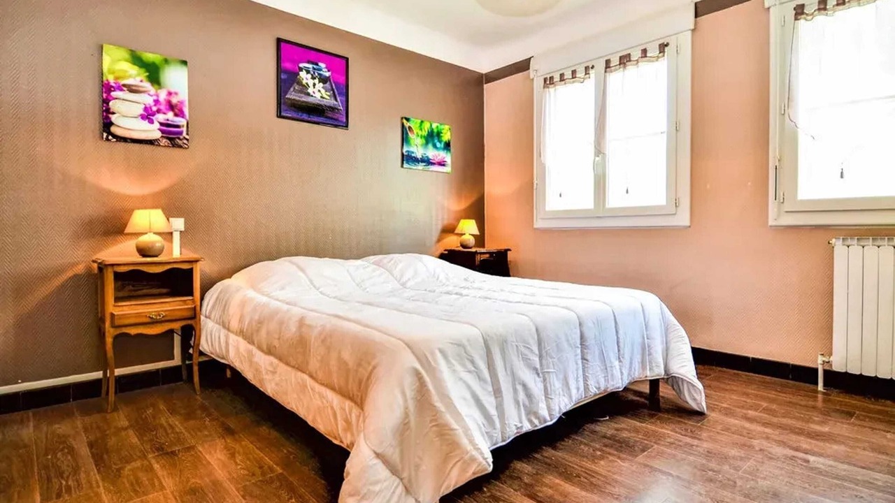 Photo of Bedroom in Meynes