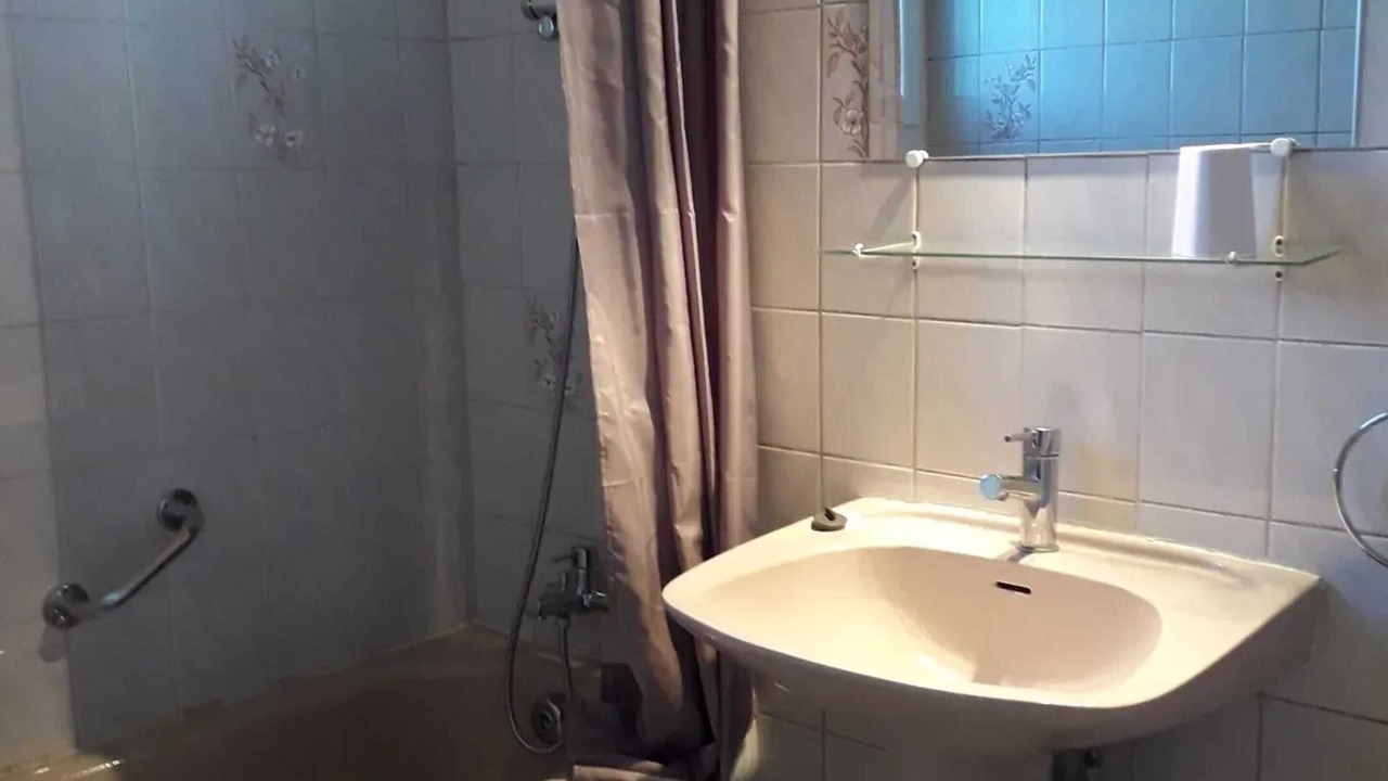 Photo of Bathroom in Meynes