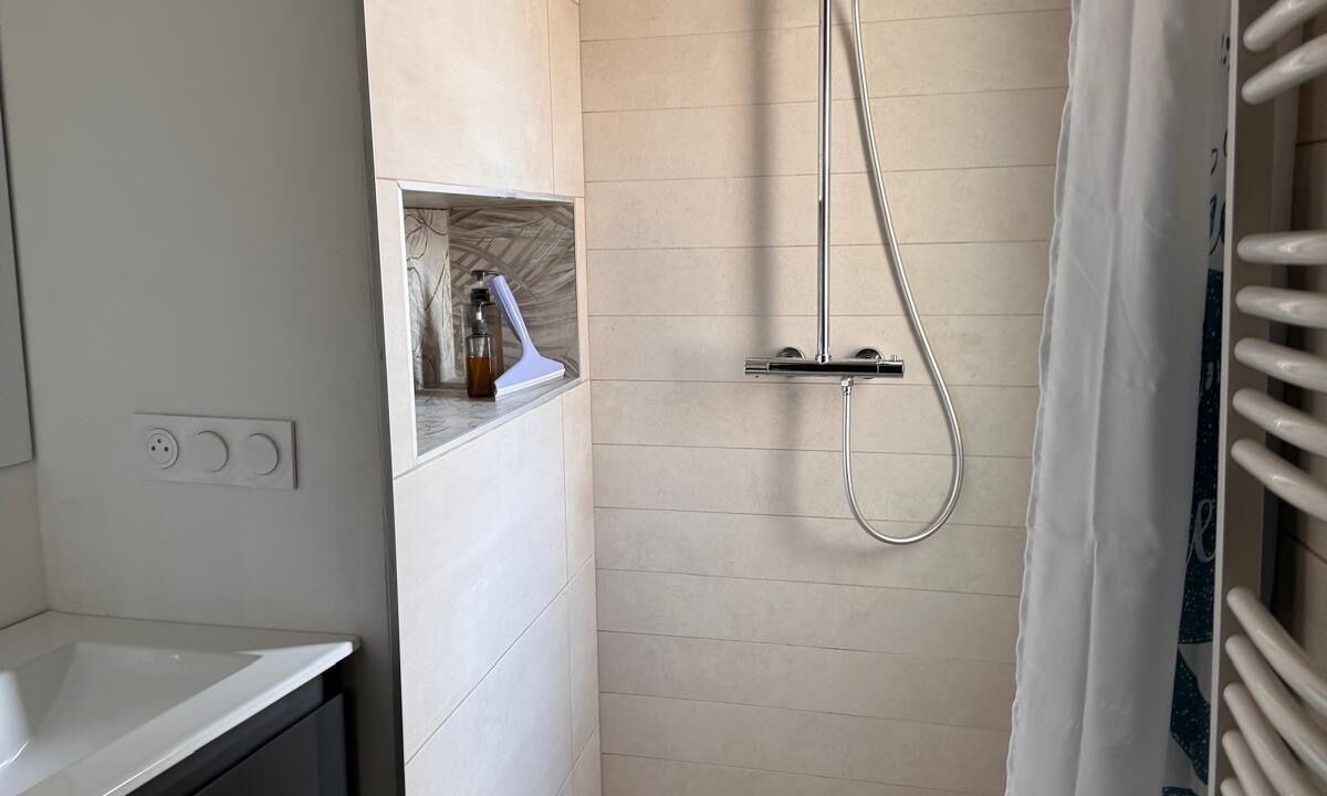 Photo of Bathroom in Venissieux