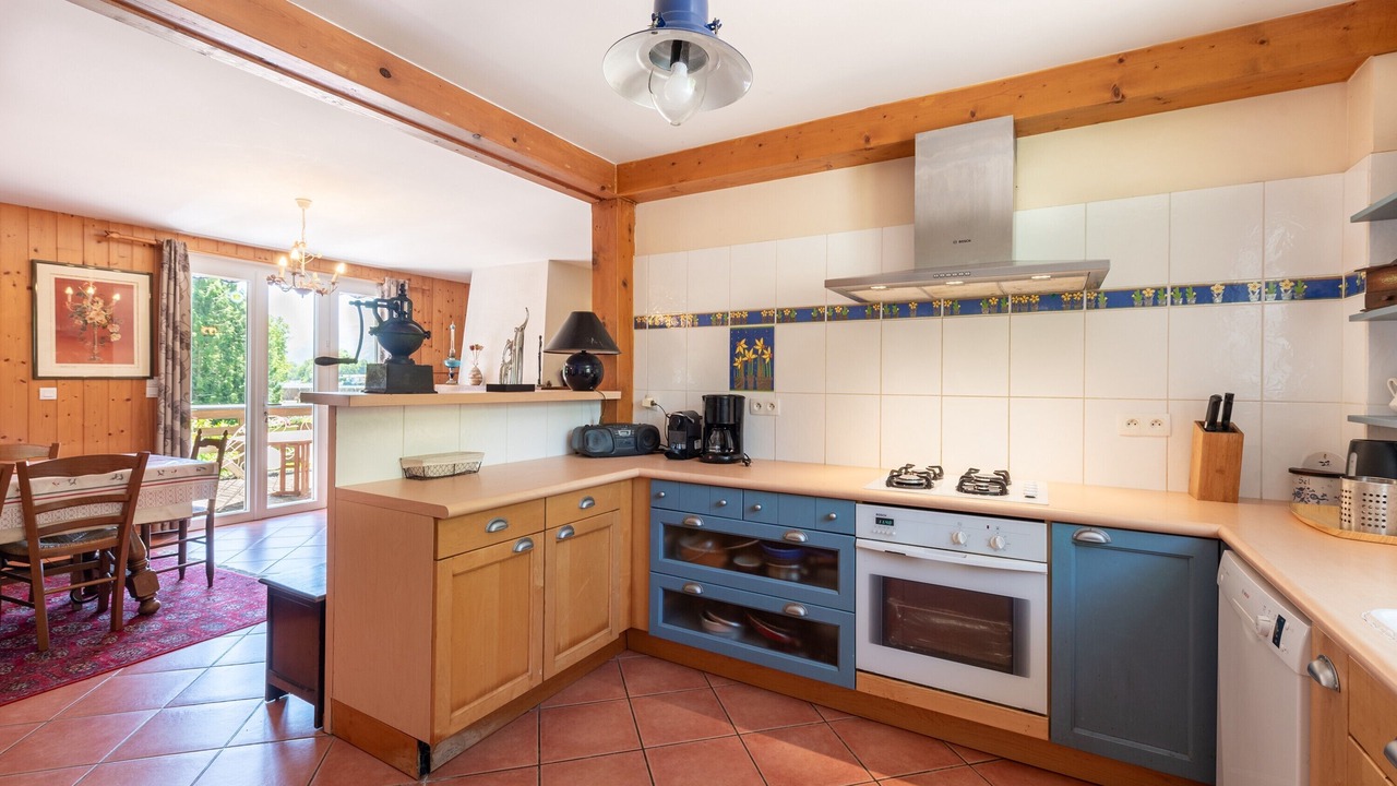 Photo of Kitchen in Louvie Juzon