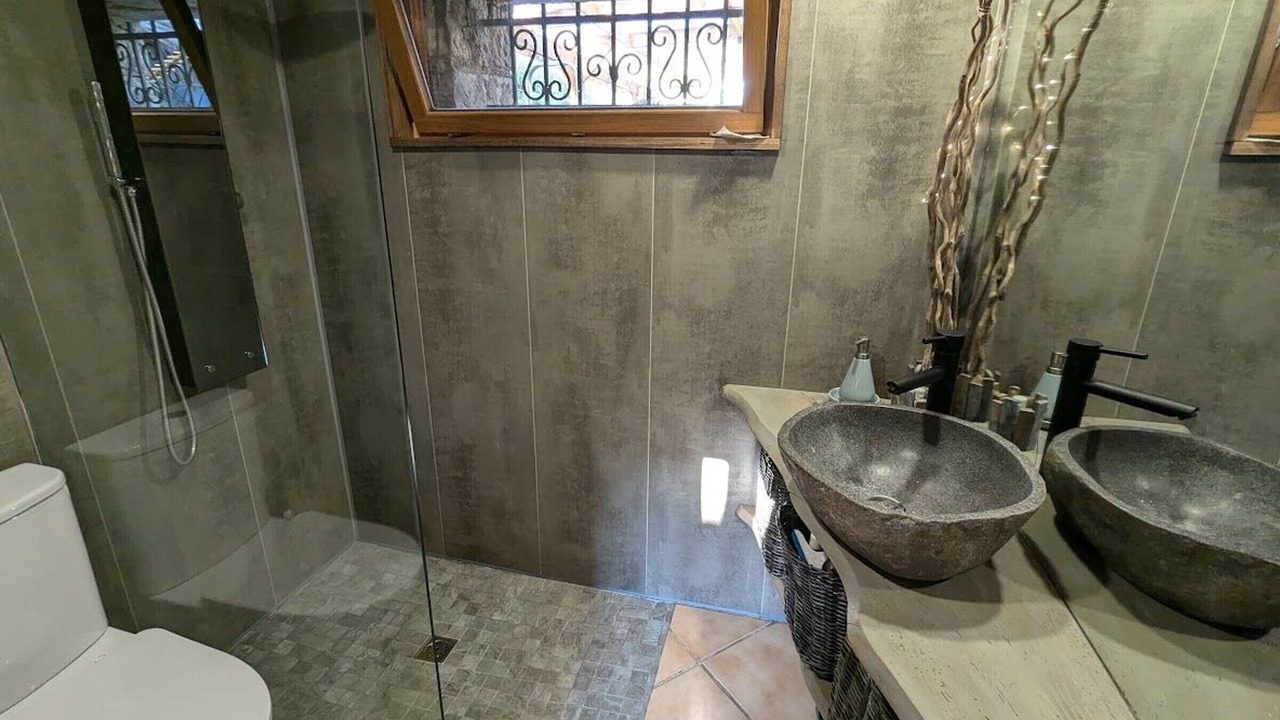 Photo of Bathroom in Uzemain
