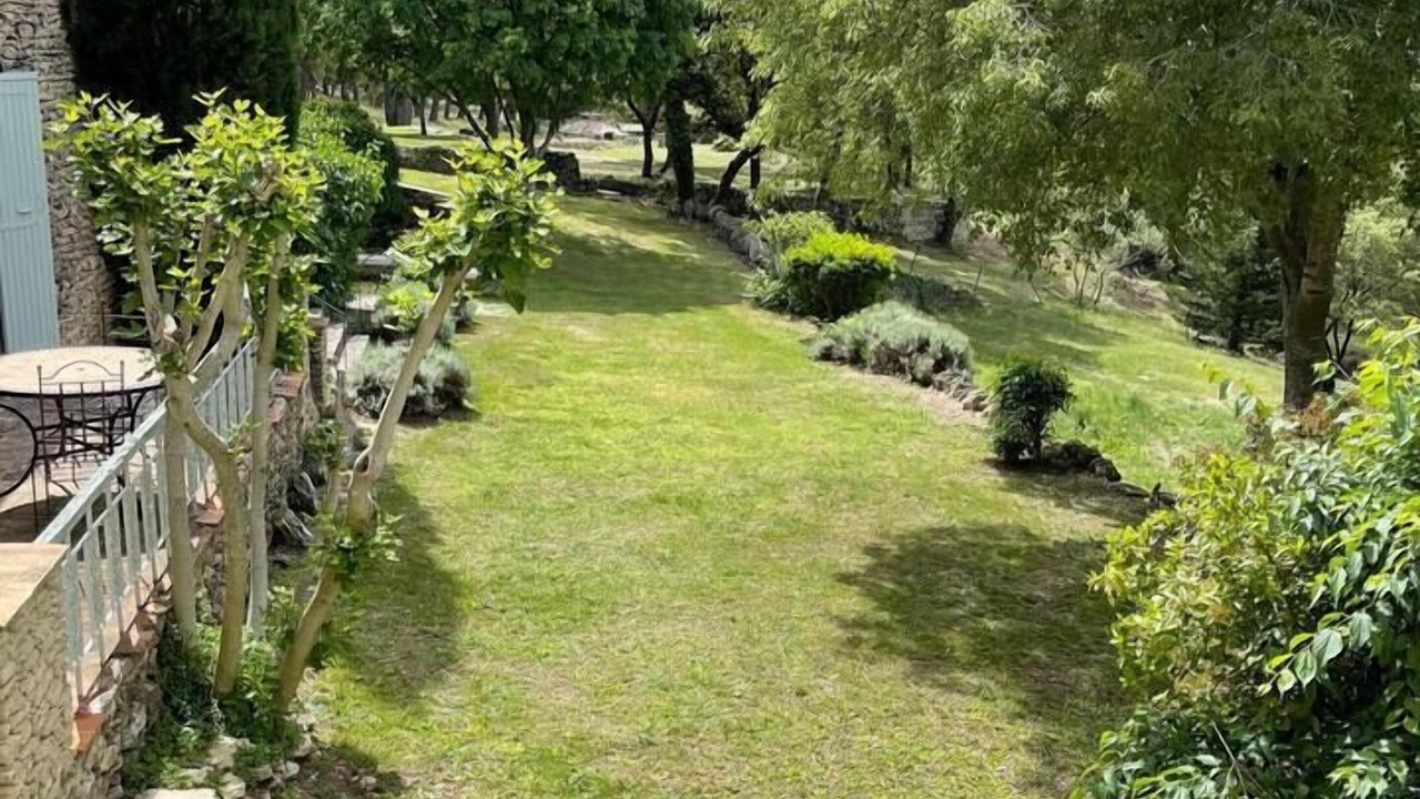 Photo of Outdoor in Saumane-de-Vaucluse