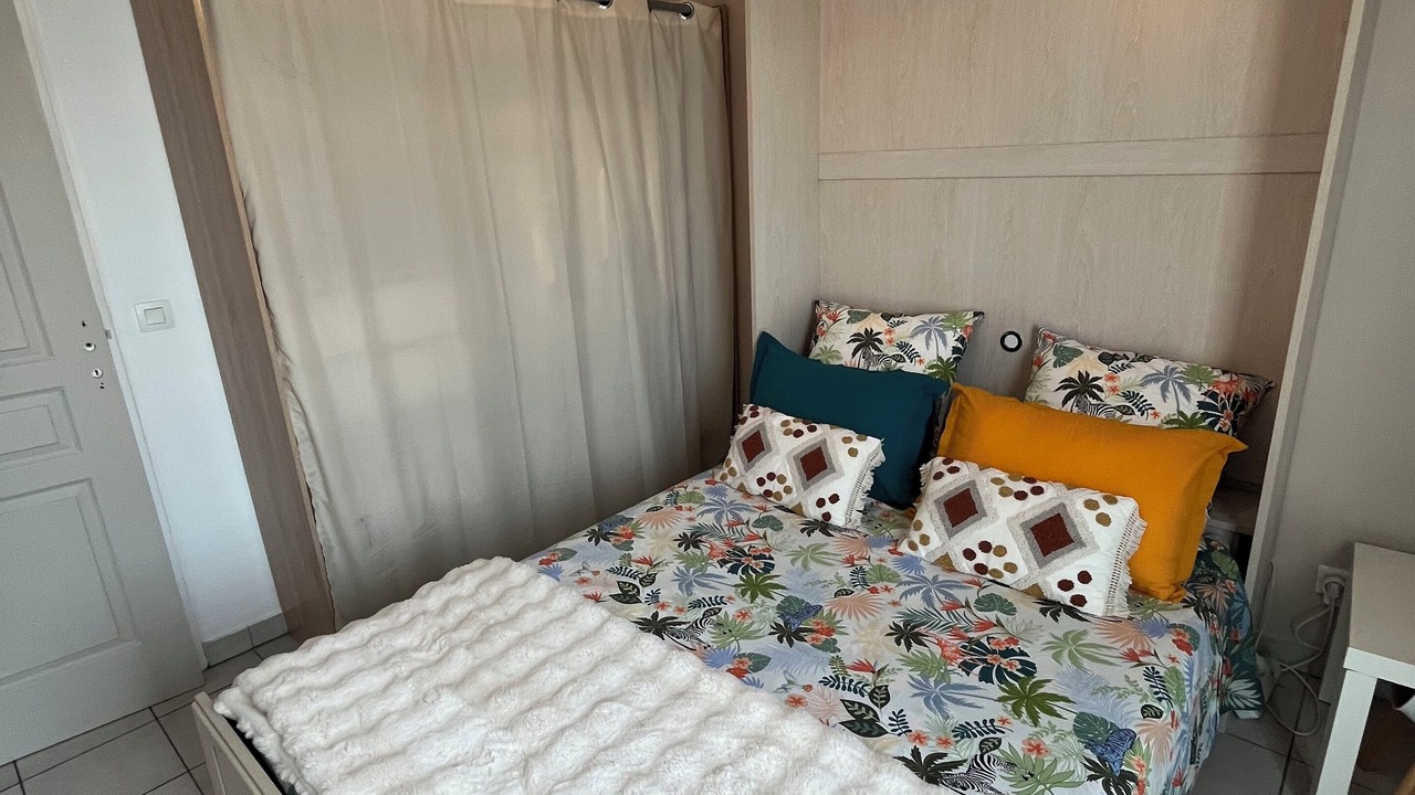 Photo of Bedroom in Hyeres City Centre