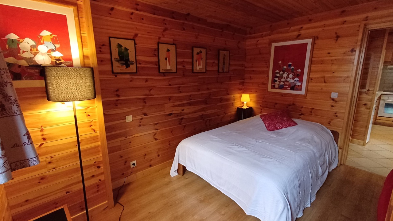Photo of Bedroom in Enchastrayes