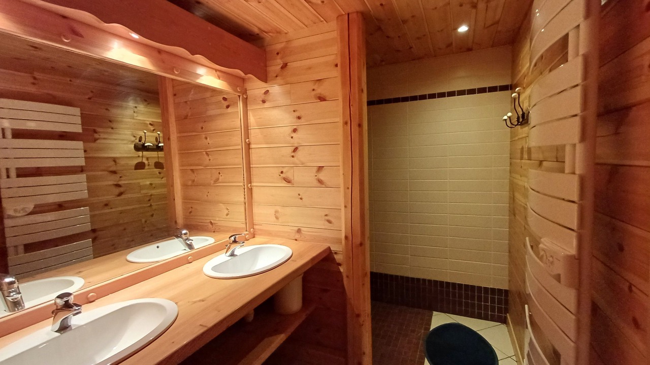 Photo of Bathroom in Enchastrayes