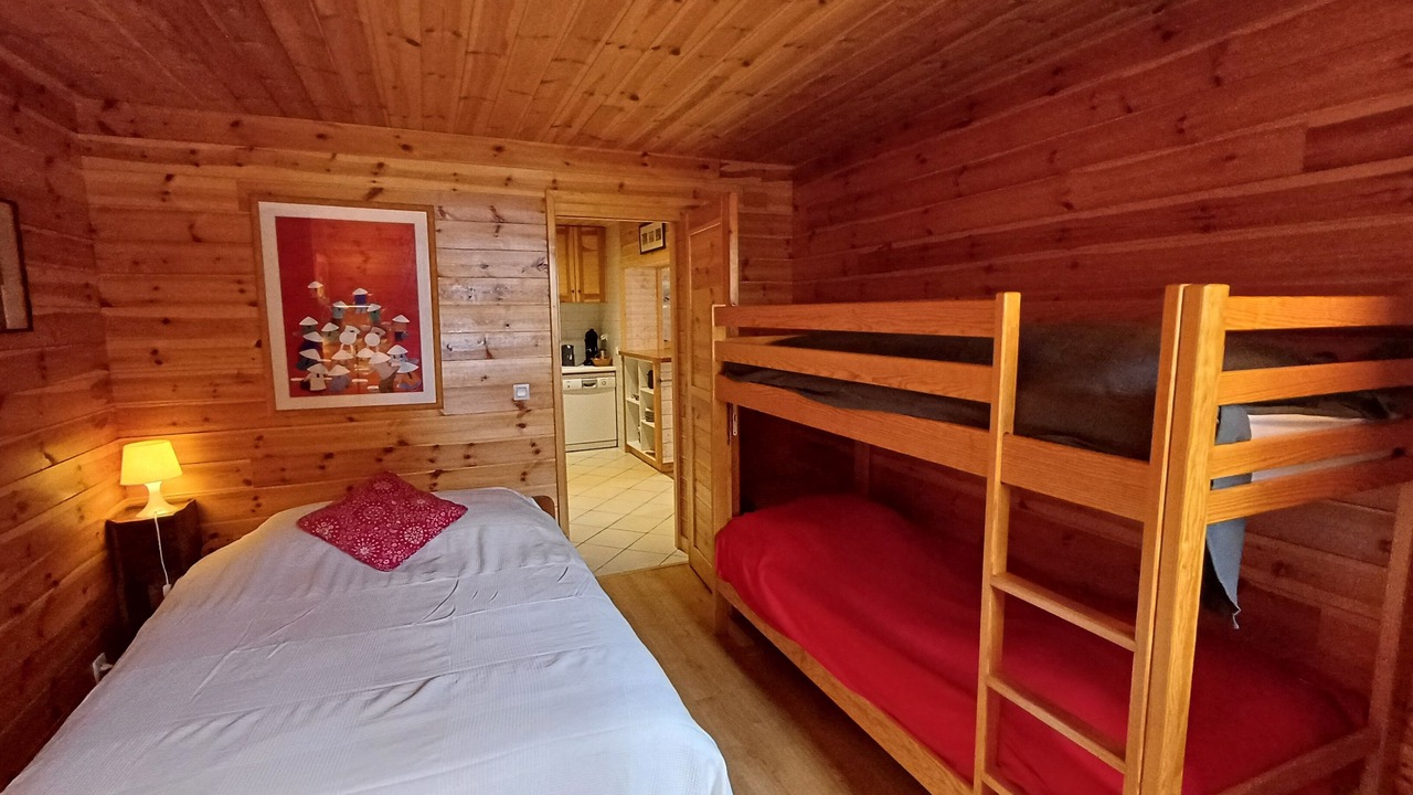 Photo of Bedroom in Enchastrayes