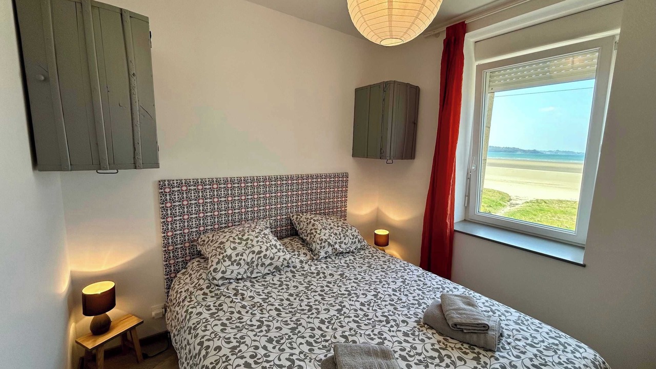 Photo of Bedroom in Saint-Michel-en-Greve