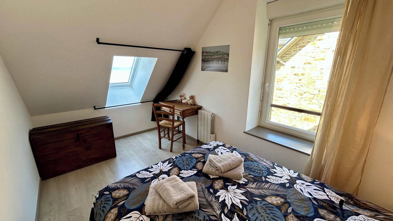 Photo of Bedroom in Saint-Michel-en-Greve