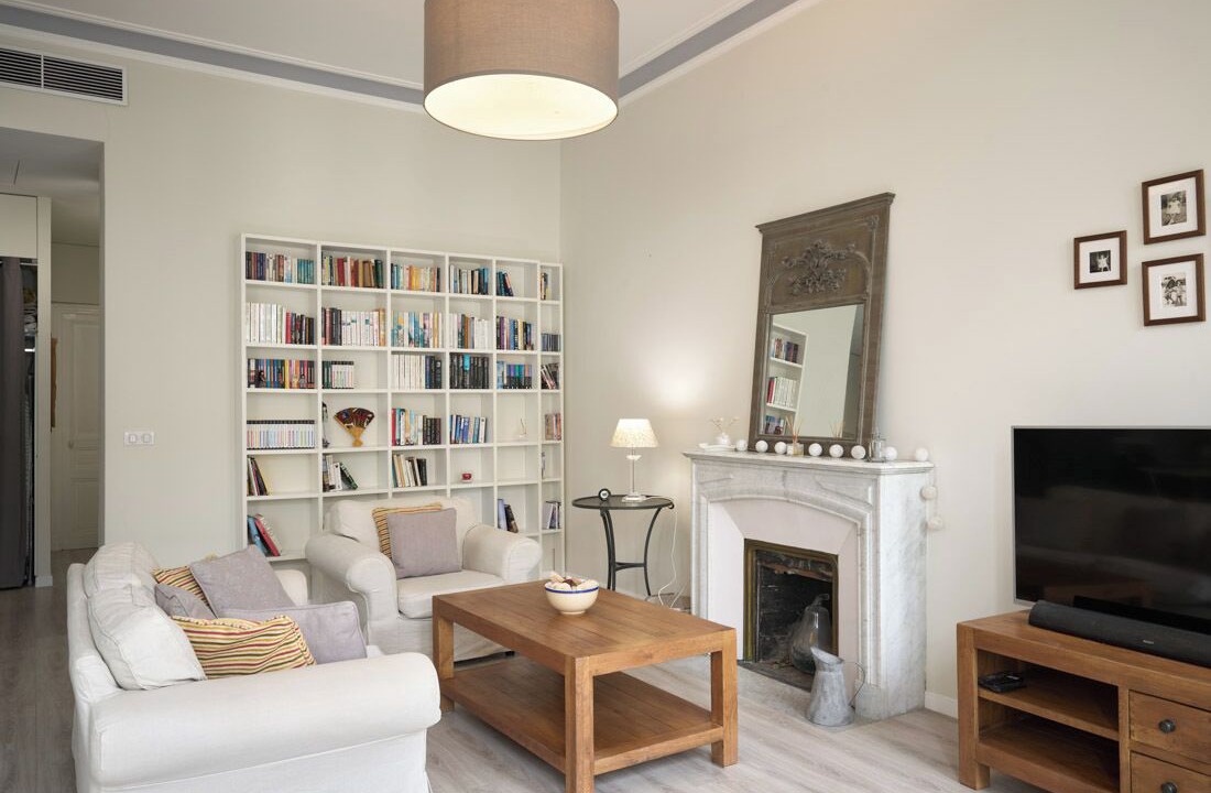 Photo of Livingroom in Musicians Quarter
