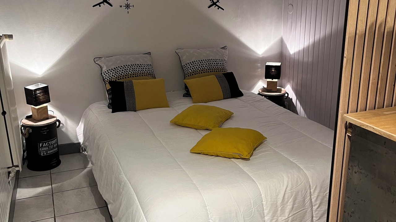 Photo of Bedroom in Frouard