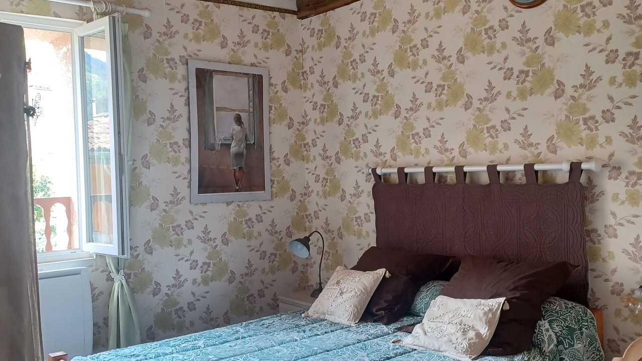 Photo of Bedroom in Sost