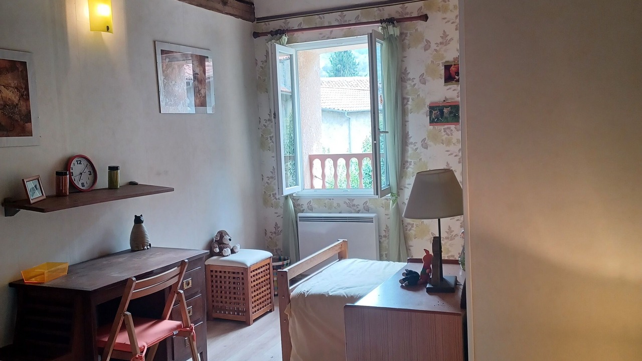 Photo of Bedroom in Sost