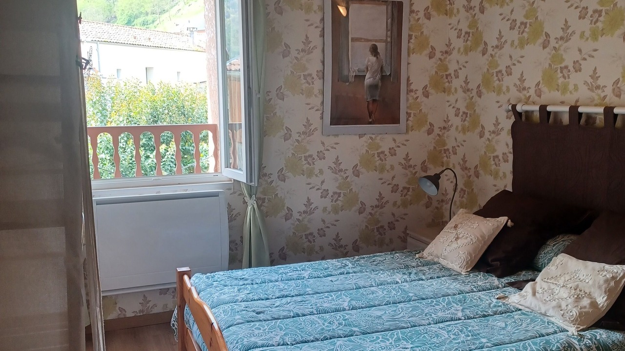 Photo of Bedroom in Sost