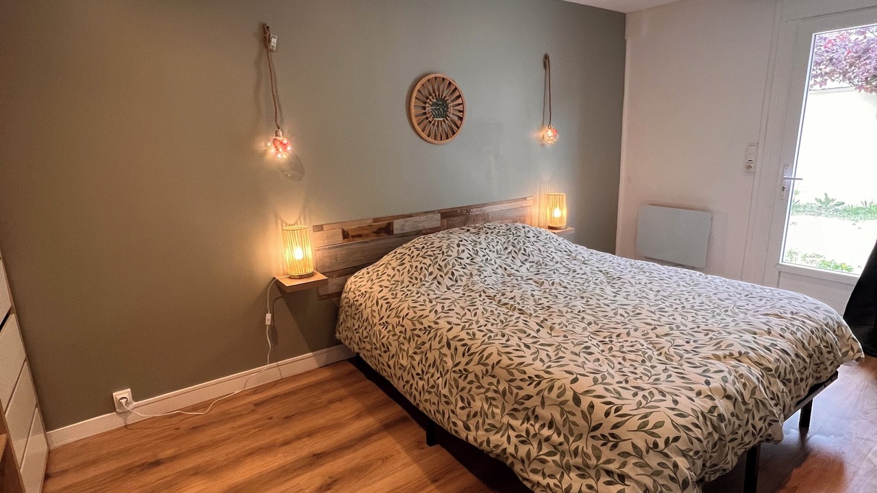 Photo of Bedroom in Saint-Julien-les-Villas
