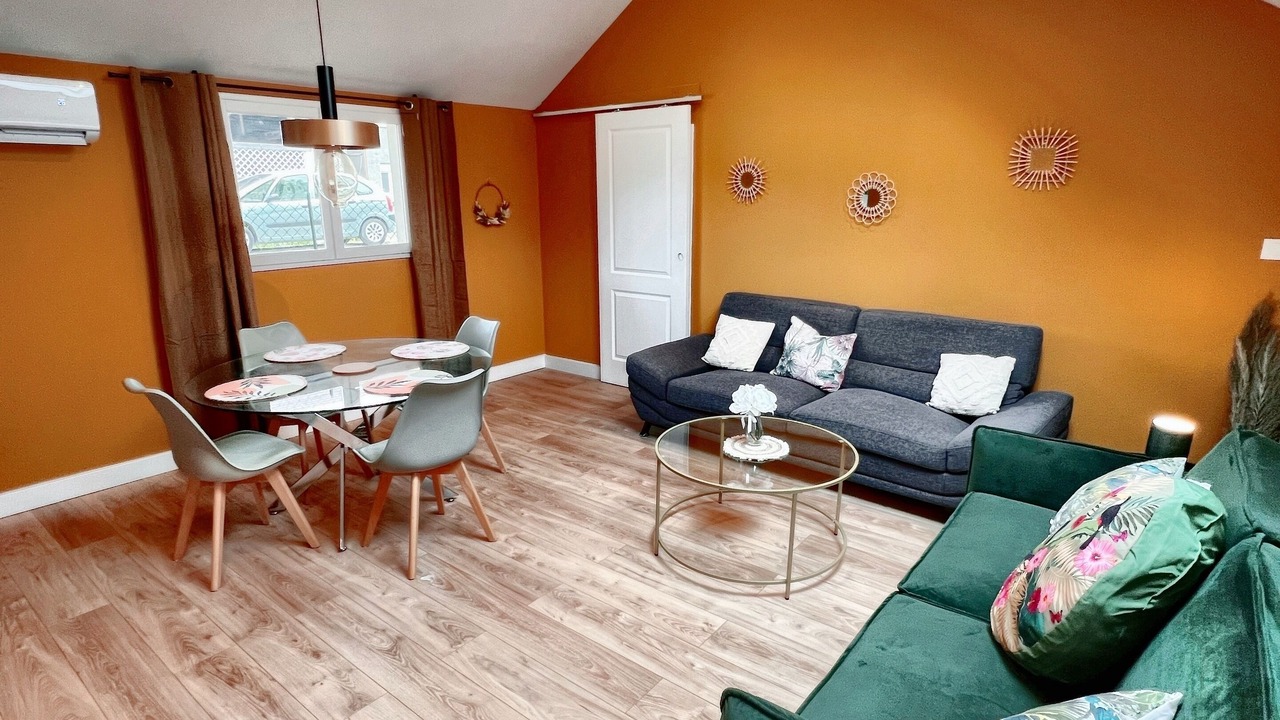 Photo of Livingroom in Saint-Julien-les-Villas