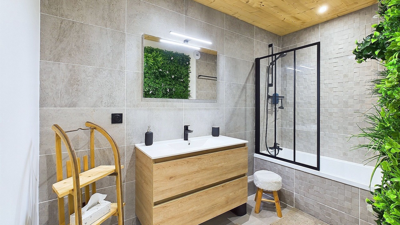 Photo of Bathroom in Domancy