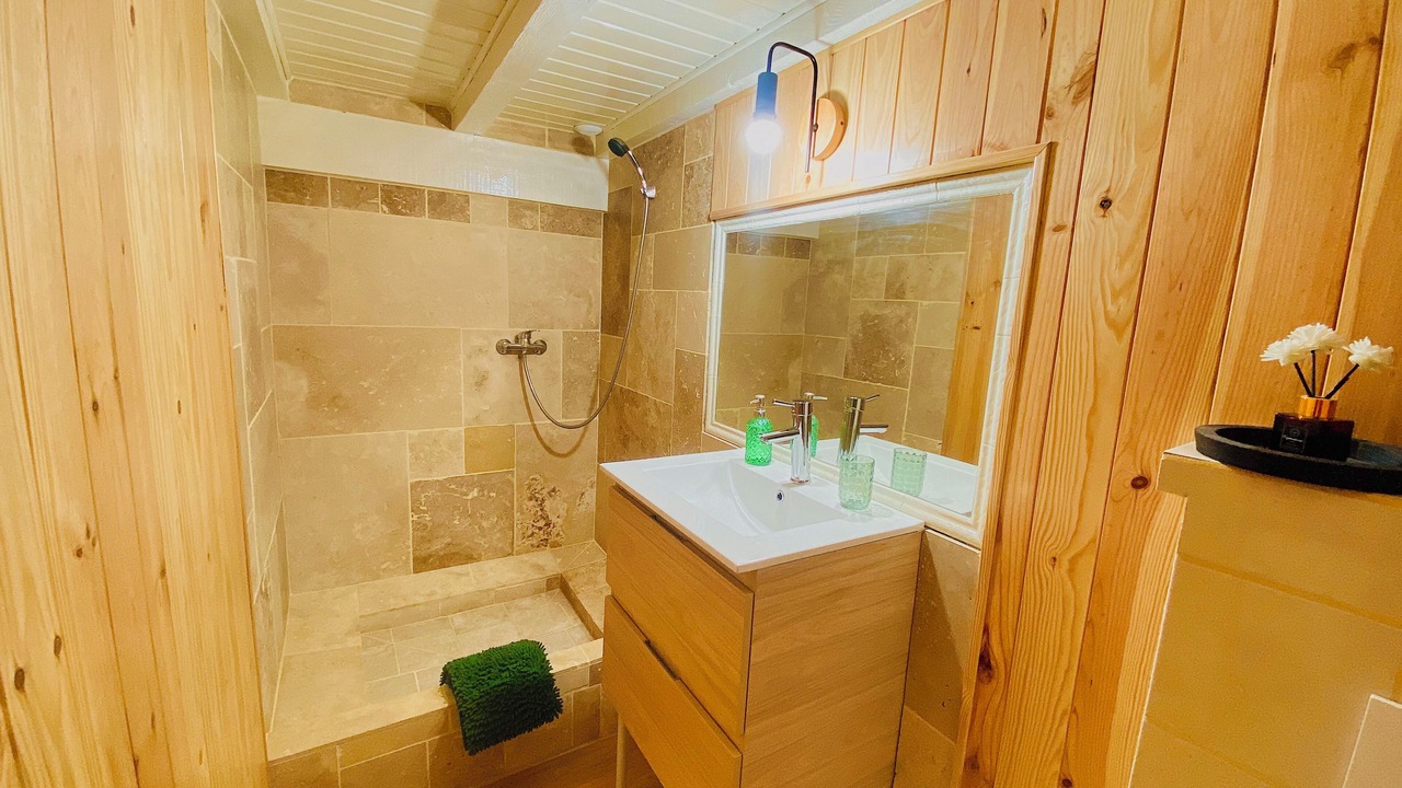 Photo of Bathroom in Faubourg